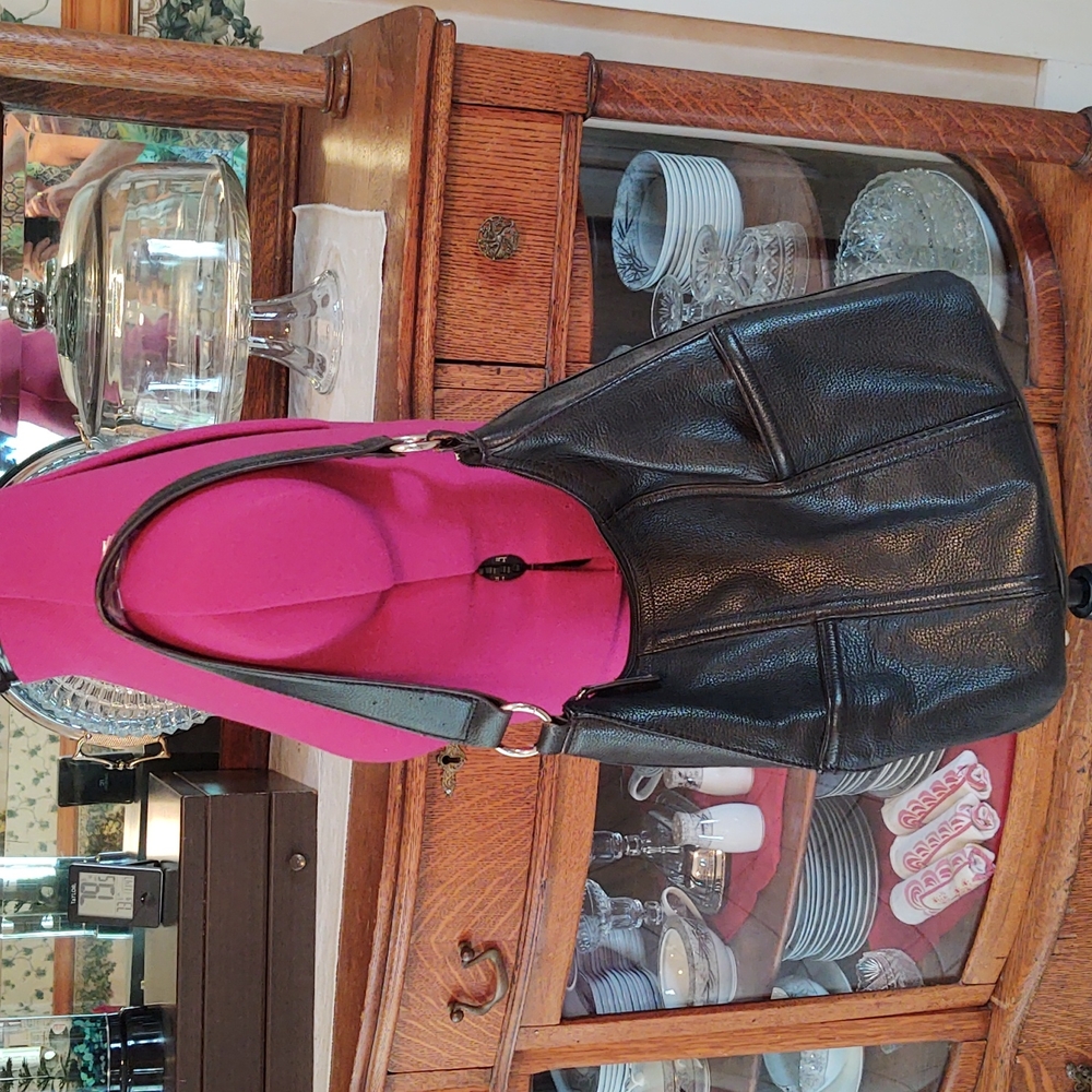 Tignanello Black Leather Zippered Footed Hobo Inside & Outside Pockets